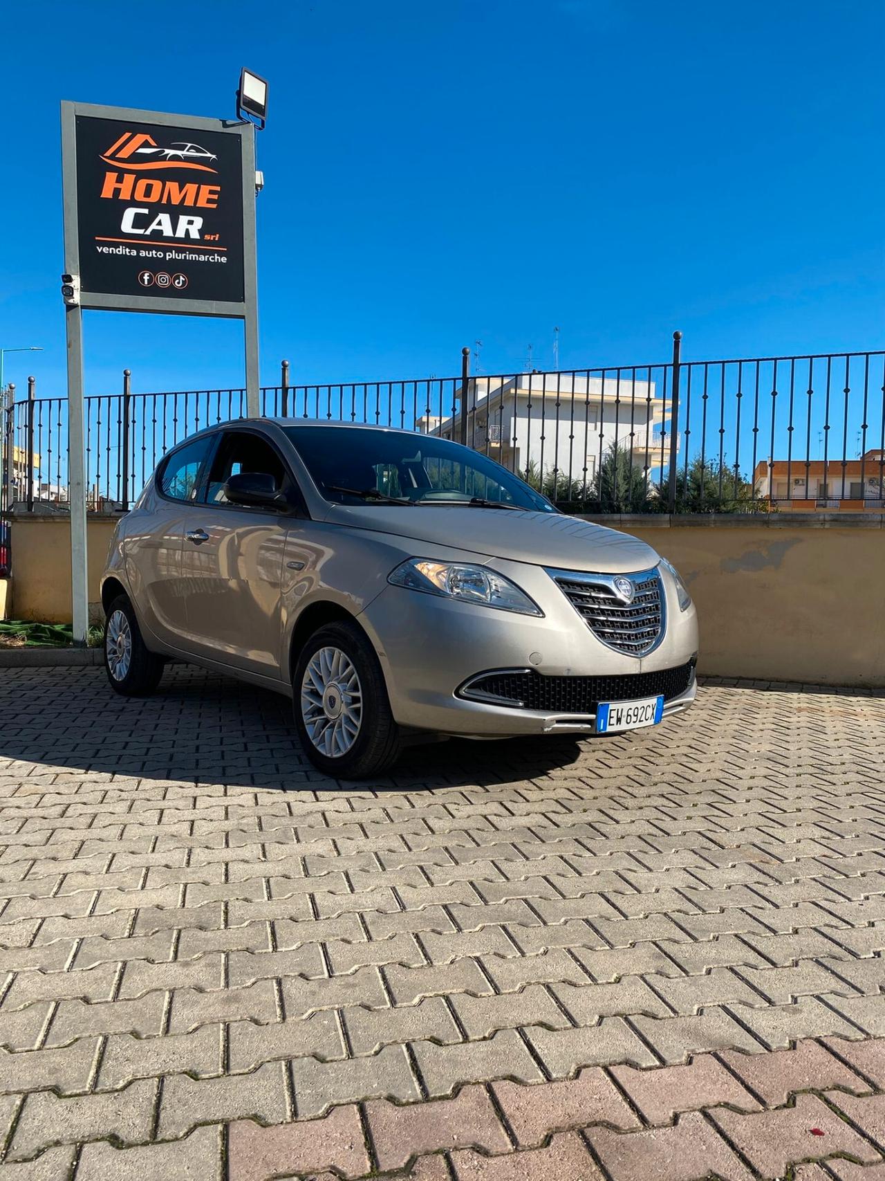 Lancia Ypsilon 0.9 TwinAir 85 CV 5 porte Metano Ecochic Gold