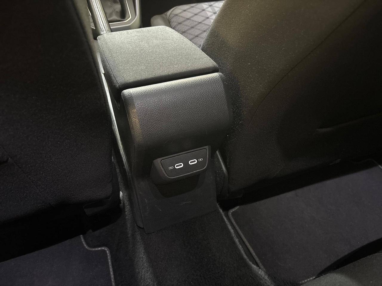 Volkswagen Taigo 1.0 tsi R-Line 110cv dsg