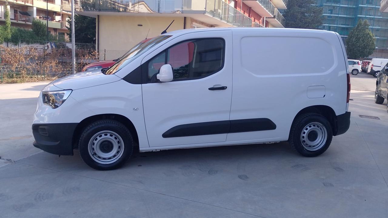Opel Combo CARGO 4P VETT. FURGONATA 1.5 DIESEL 100CV EDITION L1 650 KG MT6