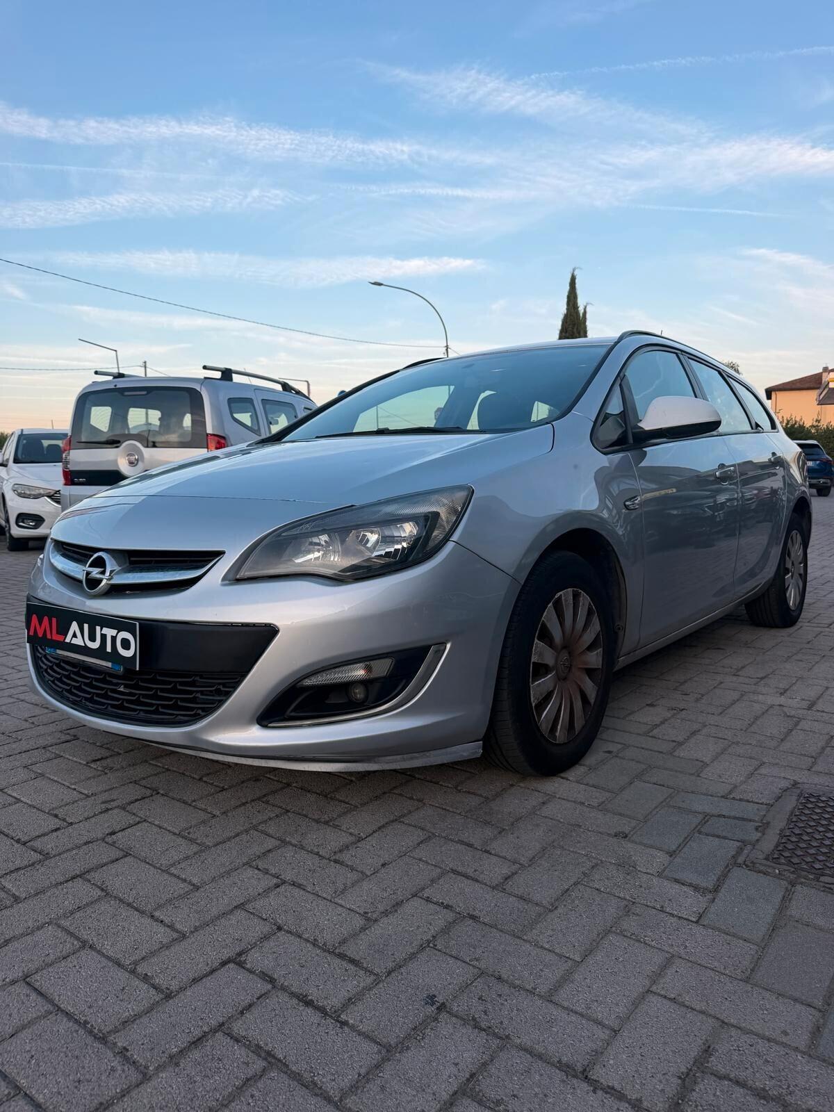 Opel Astra 1.7 CDTI 110CV Sports Tourer Cosmo OK NEOPATENTATO
