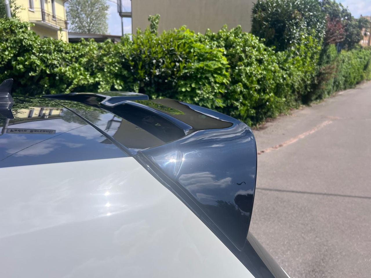 Volkswagen Golf 2.0 TSI R #10432