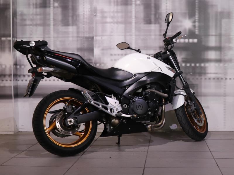Suzuki GSR 600