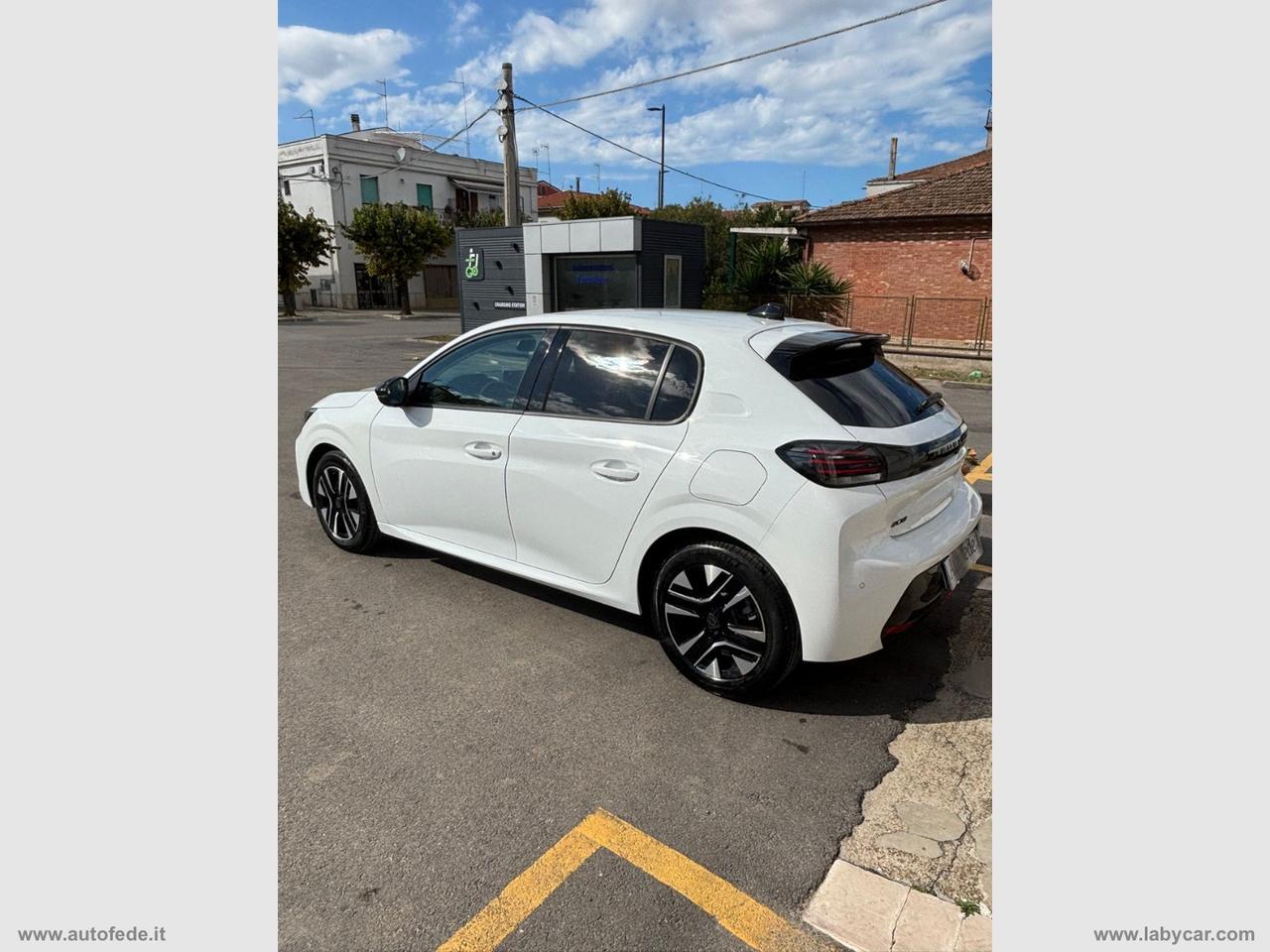 PEUGEOT 208 PureTech 100 S&S 5p. Business