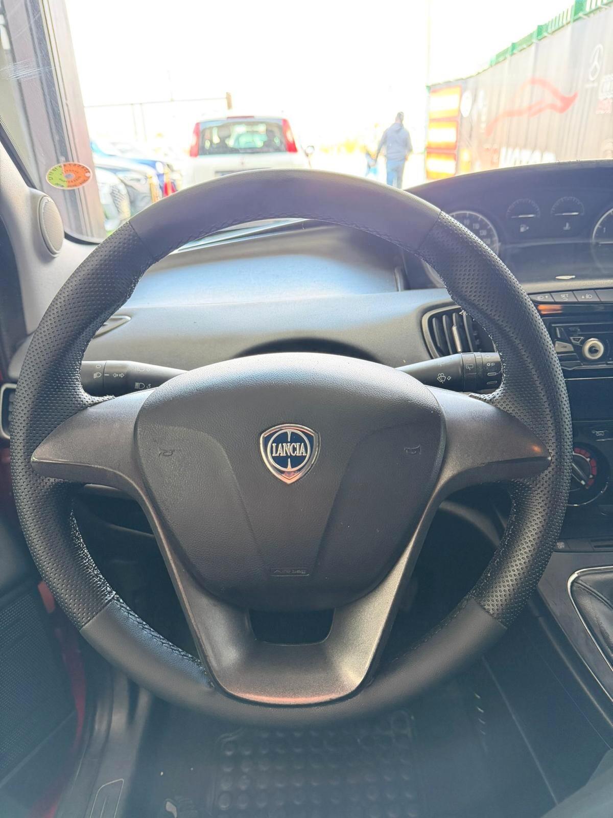 Lancia Ypsilon 1.2 69 CV 5 porte GPL Ecochic Gold