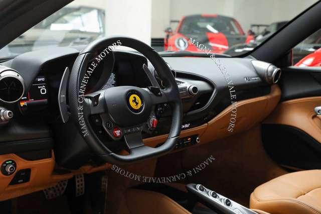 Ferrari F8 Tributo LIFT SYSTEM|CARBON PACK|SCUDETTI|ROSSO SCUDERIA|
