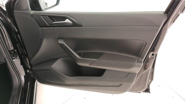 VOLKSWAGEN Polo 1.0 Young