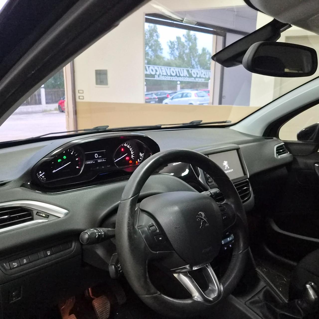 Peugeot 208 1.4 HDi 68 CV 5 porte Allure