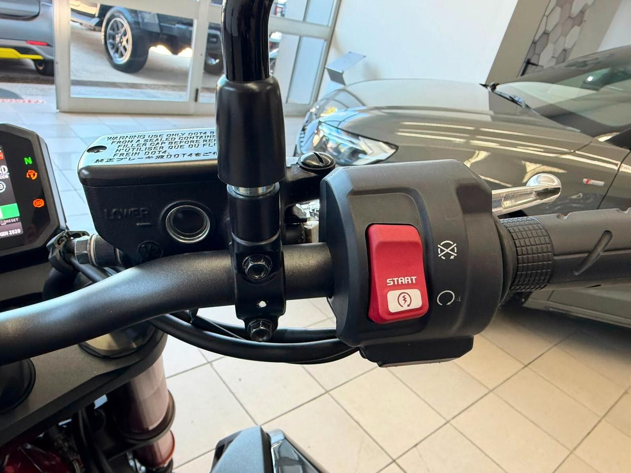 Honda Hornet 750 SOLO 1.000 KM PARI AL NUOVO