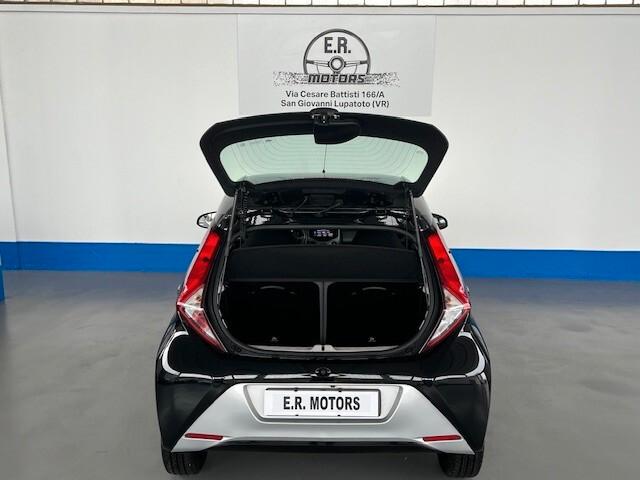 Toyota Aygo 1.0 VVT-i 72 CV 5 porte x-business NEO PATENTATI