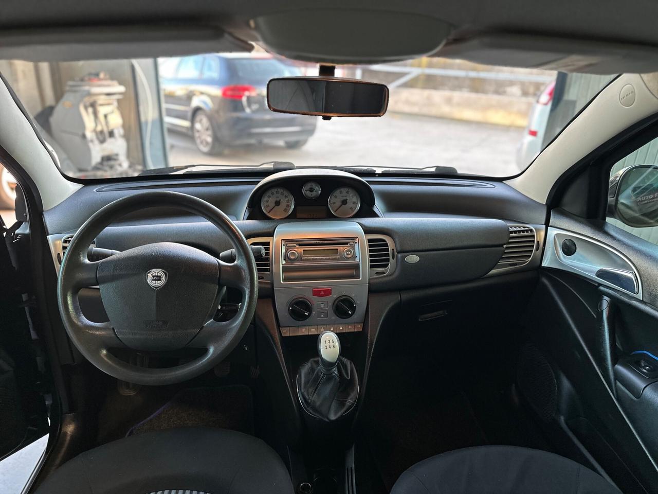 Lancia Ypsilon 1.4 Argento