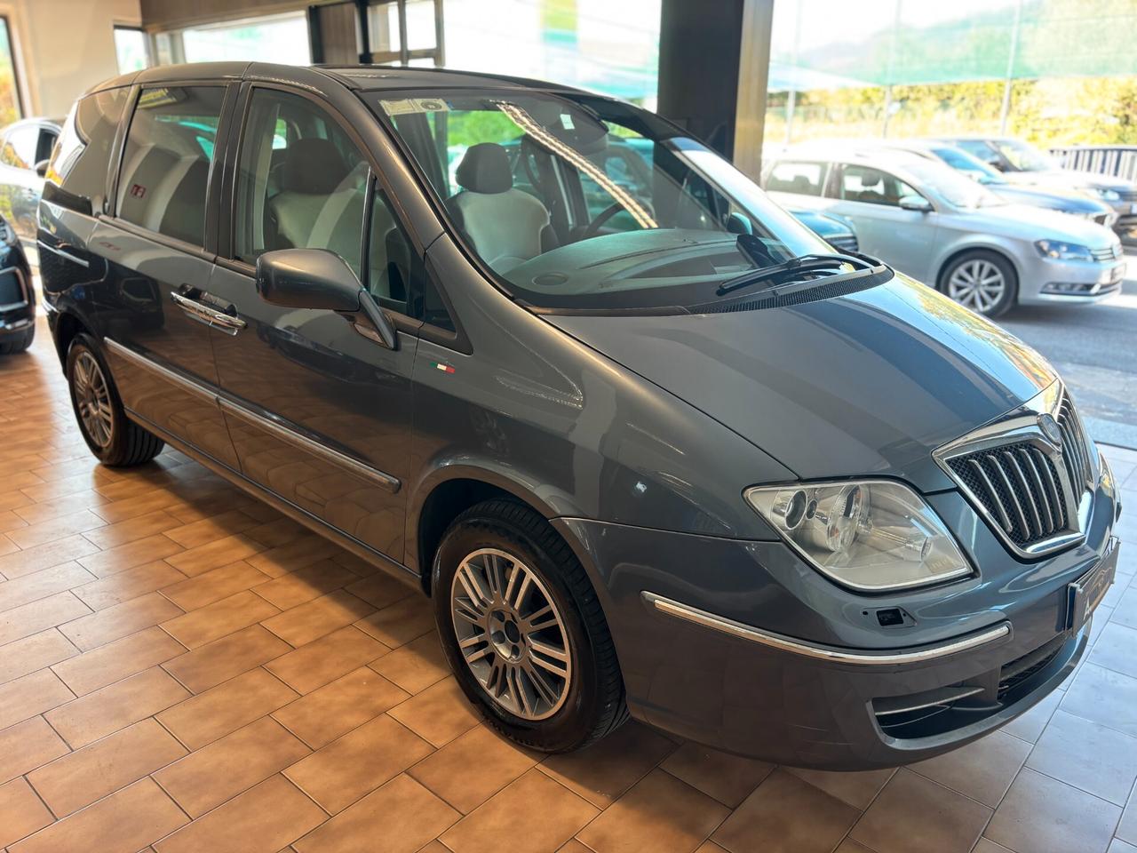 Lancia Phedra 2.0 MJT 136 CV Platino