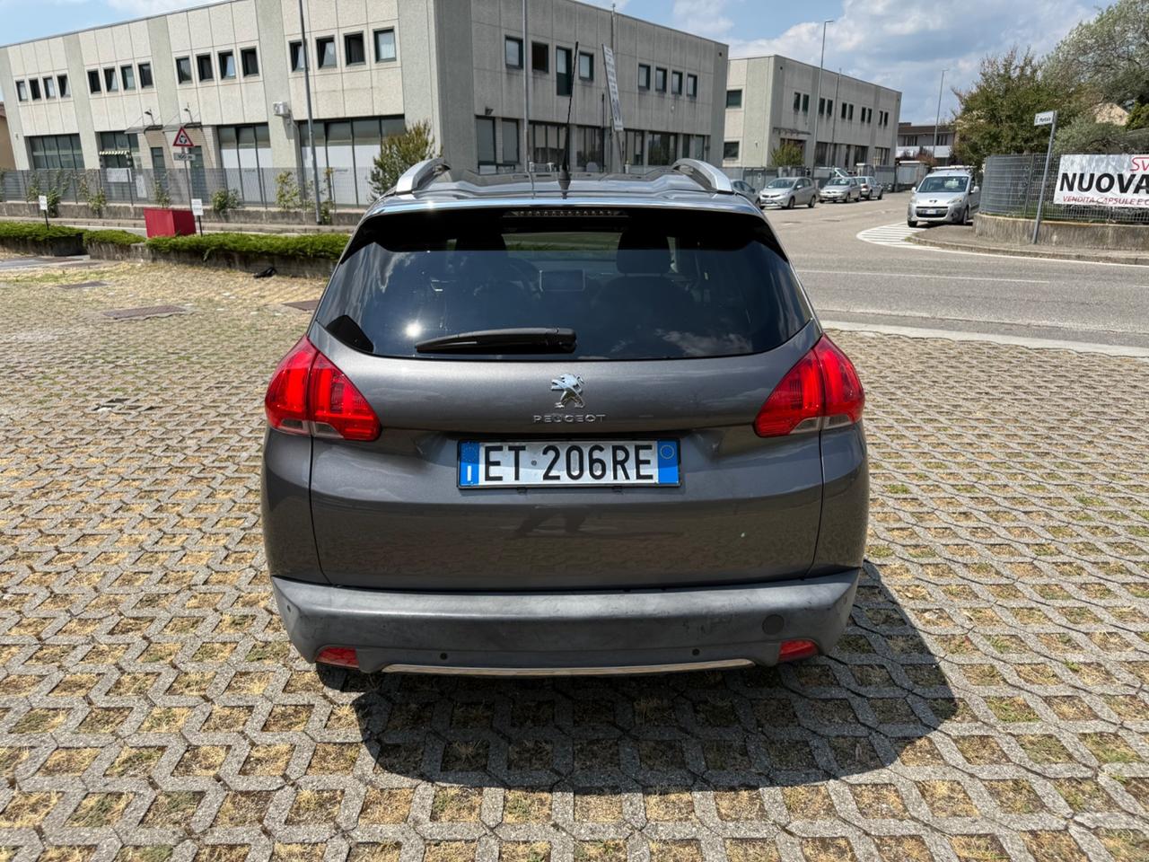 Peugeot 2008 1.2 VTi 82CV Cerchi*Navi*Pelle*Sensori