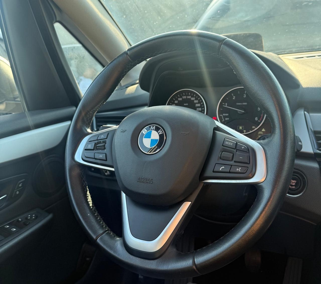 Bmw Active Tourer 218d Luxury,TETTO APRIBILE,PELLE,NAVI,CLIMATRONIC BIZ.,ECC…
