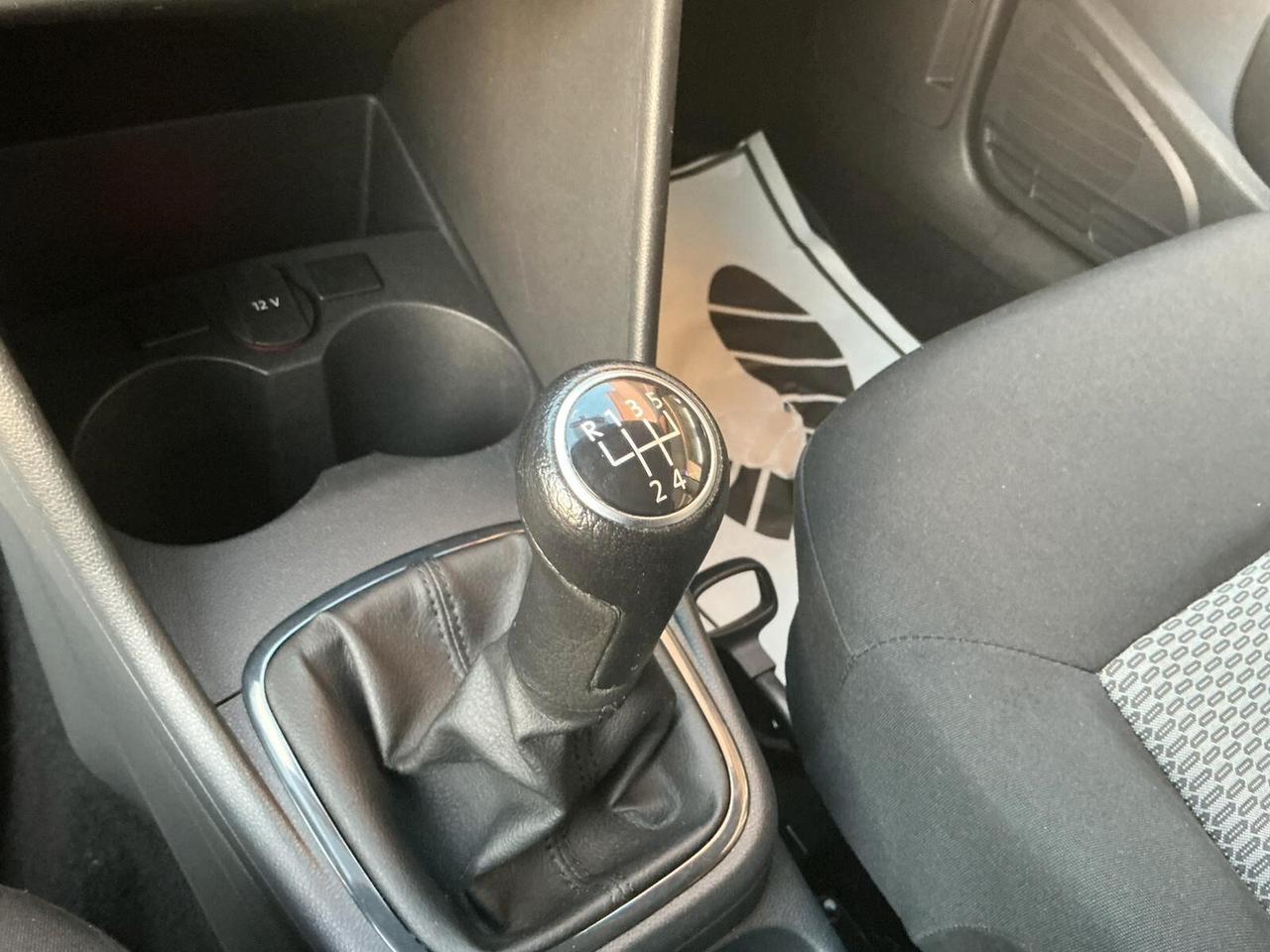 Volkswagen Polo 1.2 benzina Neopatentati