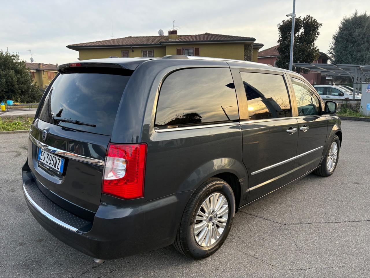 Lancia Voyager 2.8 Turbodiesel Platinum 177 CV