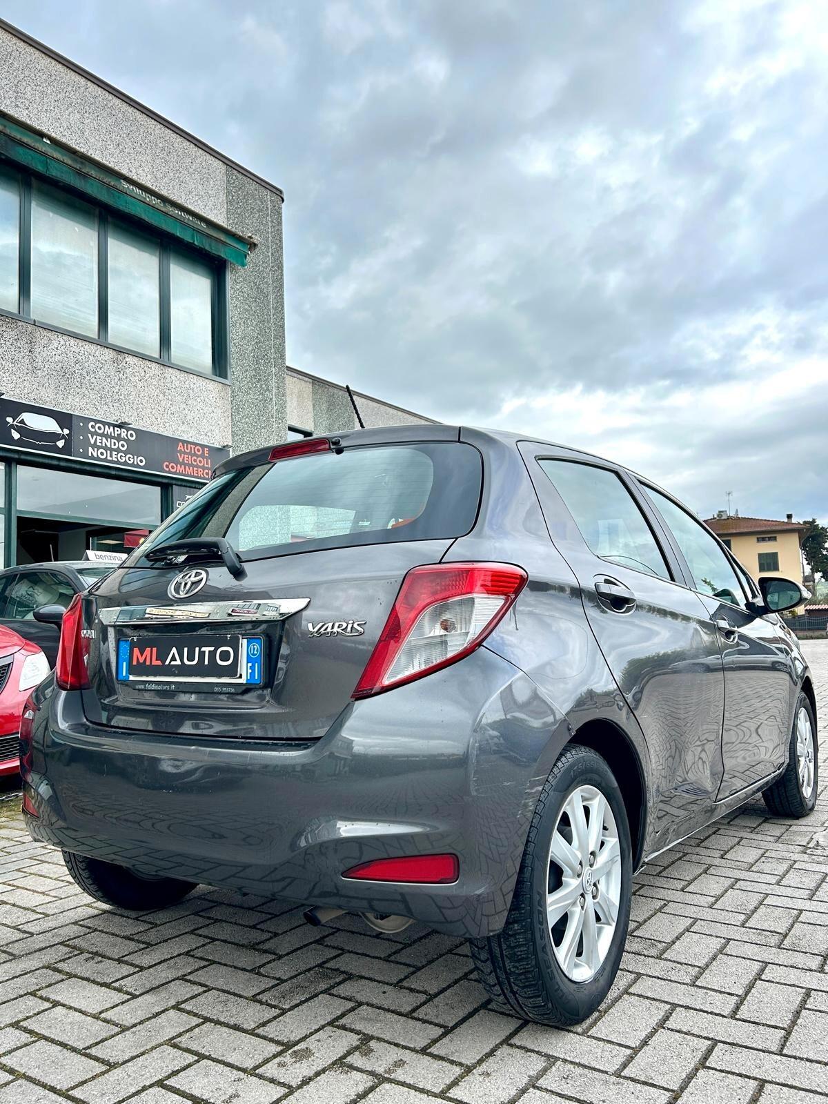 Toyota Yaris 1.0 5 porte Lounge - ok neopatentato