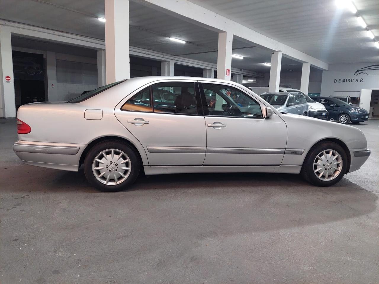 Mercedes-benz E 200 cat Avantgarde