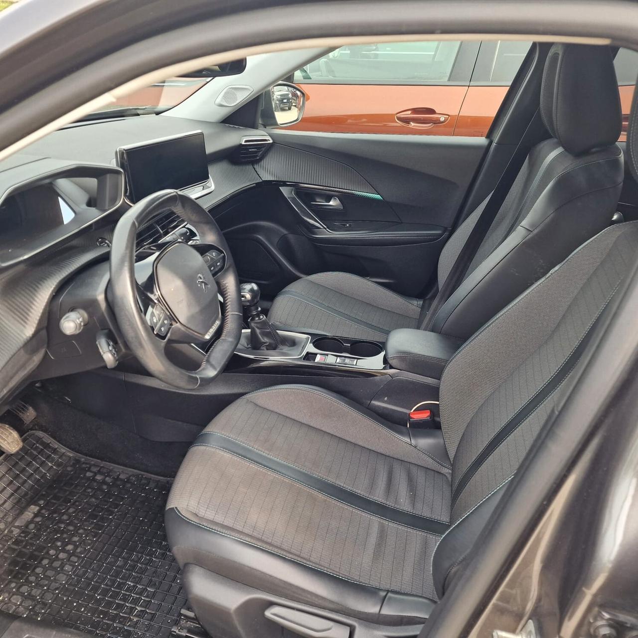 Peugeot 2008 BlueHDi 110 S&S GT VIRTUAL