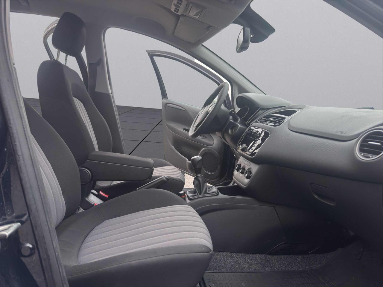 Fiat Punto 1.3 MJT 95 CV STREET-CRUISE-SENSORI-X NEOPATENTATI