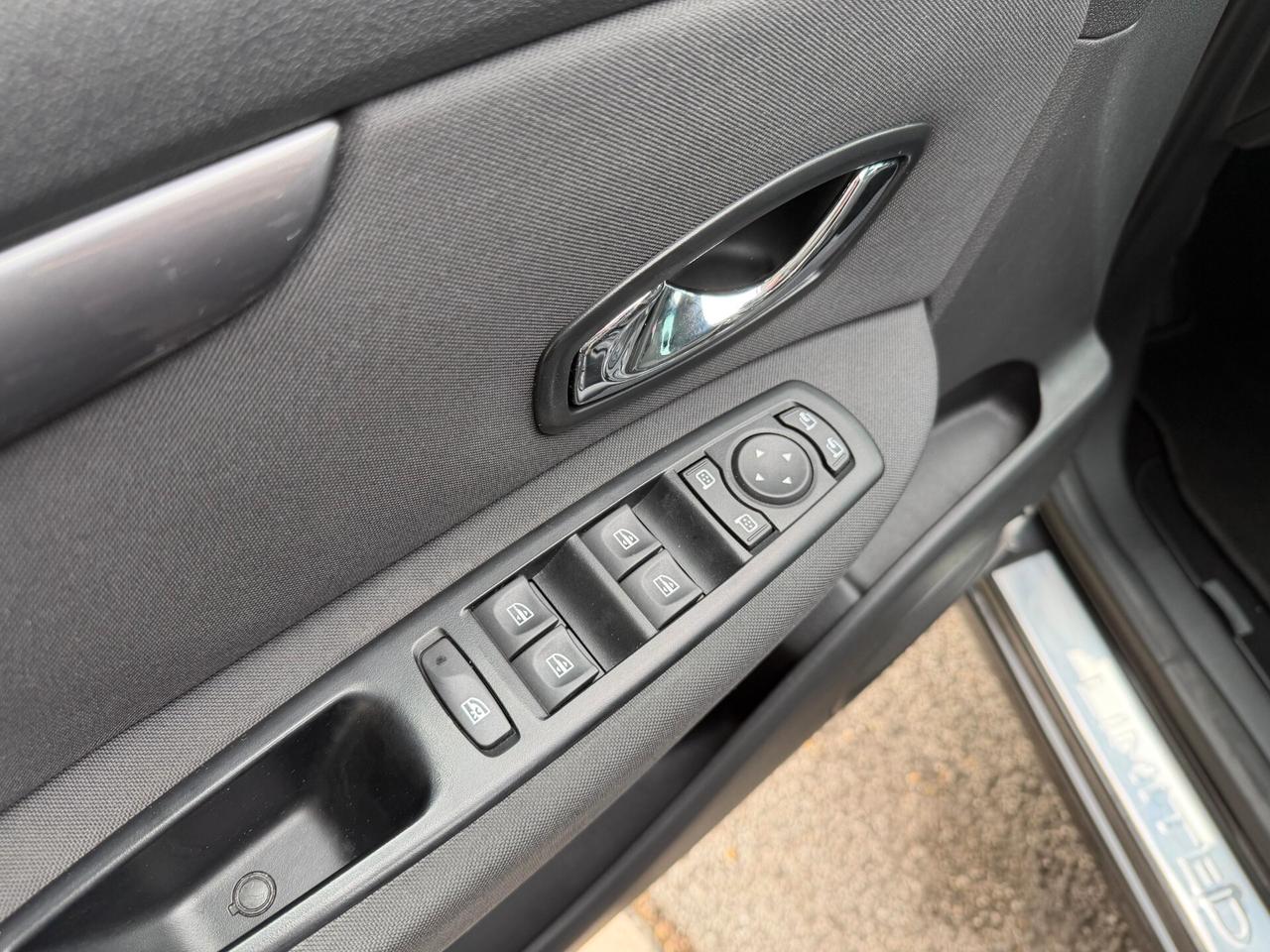 Renault Scenic 1.6 Diesel 7 posti Neopatentati