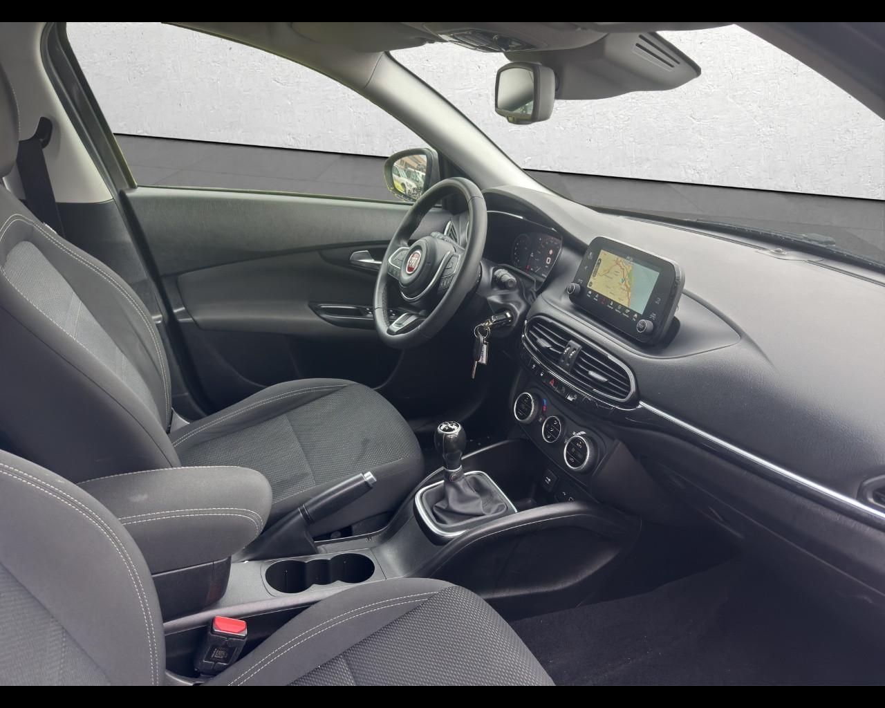 FIAT Tipo (2015-->) - Tipo 1.3 Mjt S&S SW Business