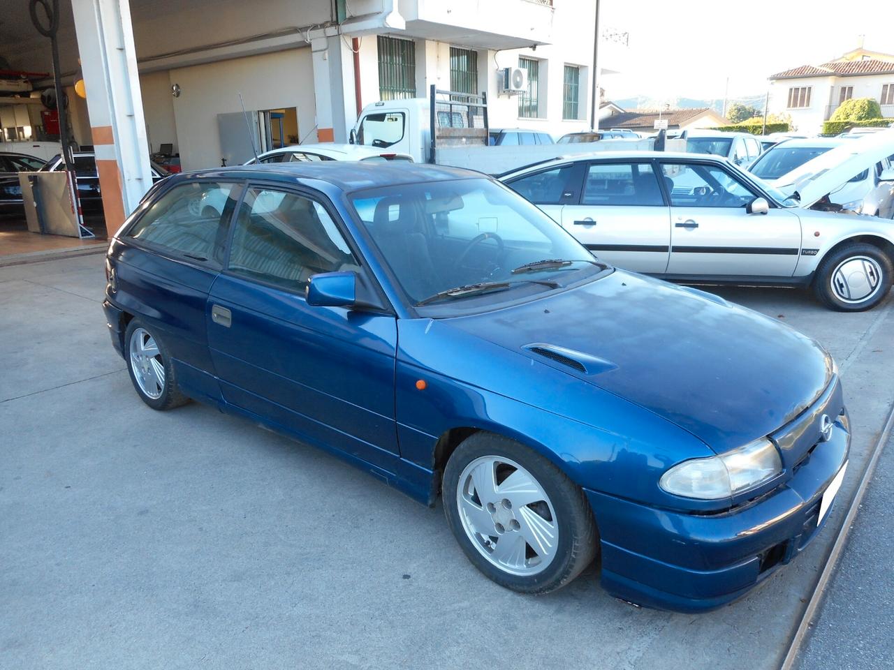 Opel Astra 2.0 GSi