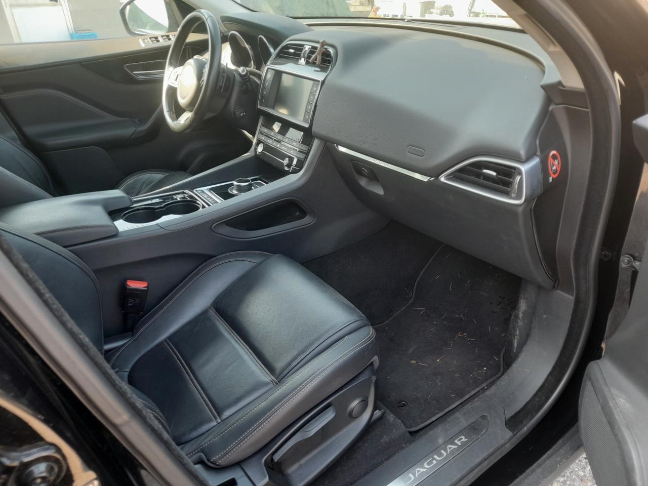 Jaguar F-Pace 2.0 D 180 CV AWD Prestige