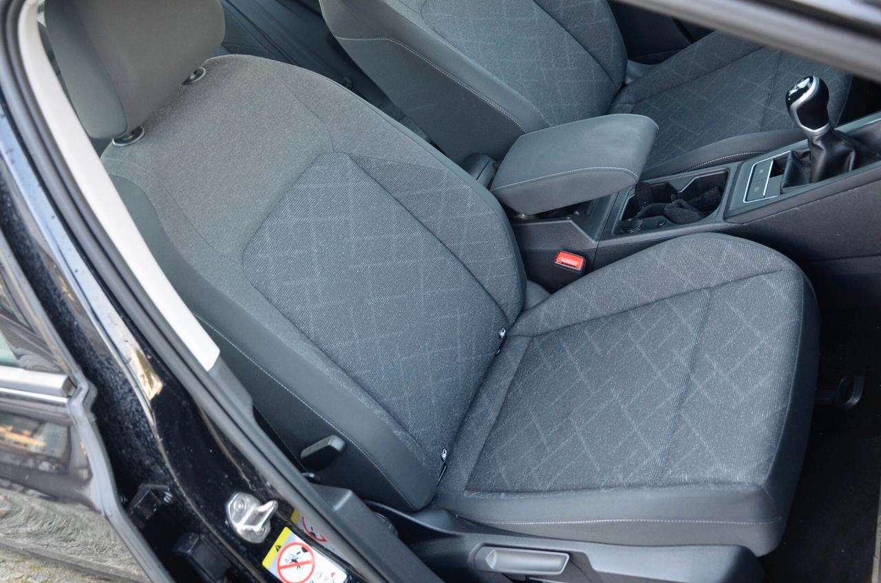 VOLKSWAGEN GOLF 1.0 TSI LIFE 110cv, UFF ITALIANA, EURO 6D, NAVI, APPLE ANDROID, LUCI AMBIENTE, PERMUTE