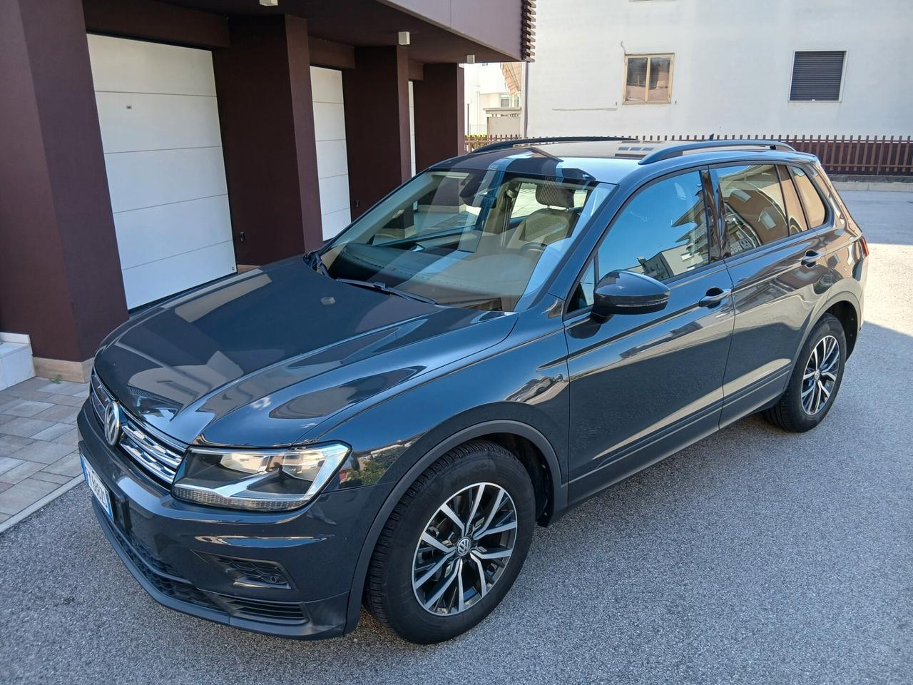 Volkswagen Tiguan 1.5 TSI Urban ACT BlueMotion Technology tua a €199 mese