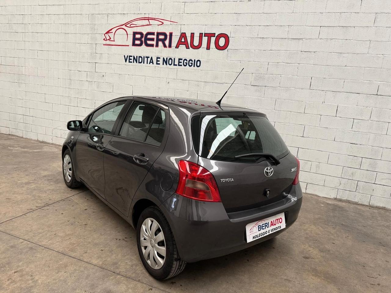 Toyota Yaris 5 porte Navi