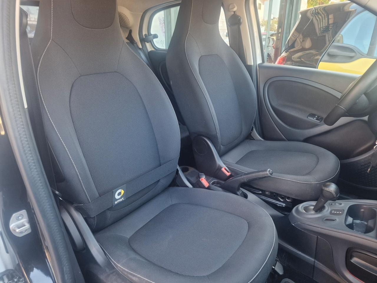 Smart ForFour 70 1.0 twinamic PASSION * LED + AUTOMATICA *