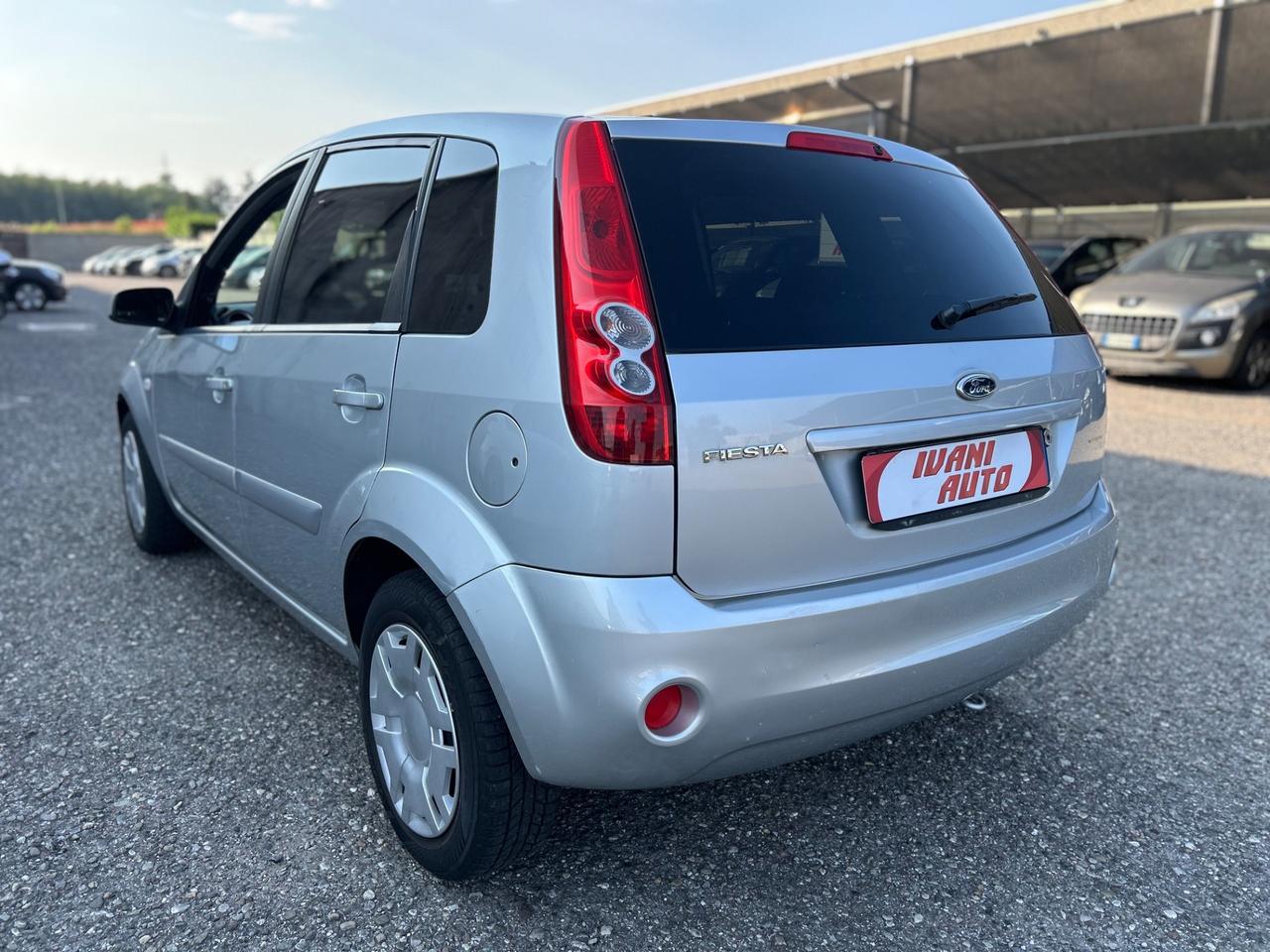 Ford Fiesta 1.2 16V 5p. Ghia
