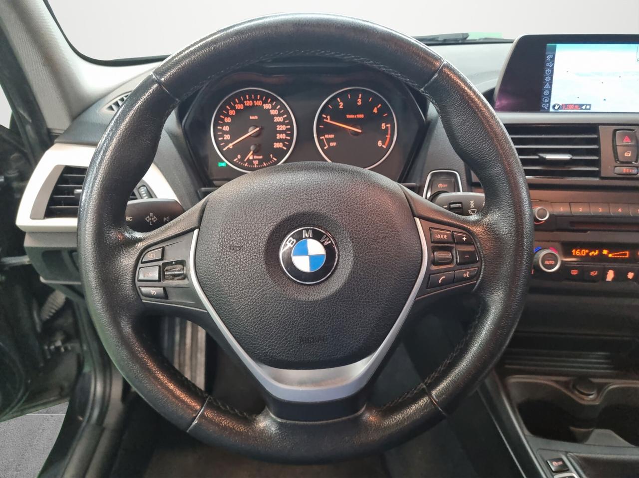 Bmw 116 116d 5p. Urban