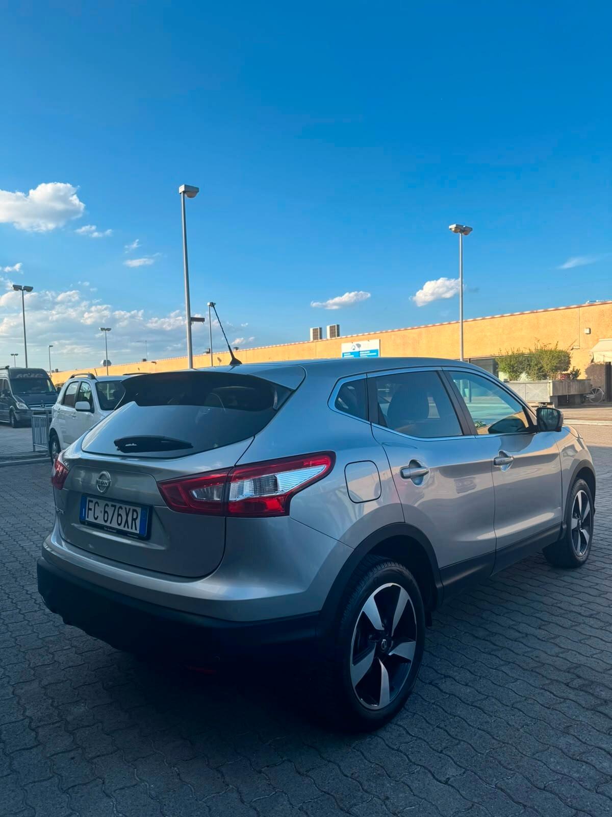 Nissan Qashqai 1.6 dCi 4WD BLACK EDITION