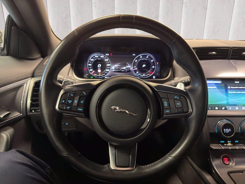 JAGUAR F-type coupe 2.0 i4 r-dynamic rwd 300cv auto del 2020