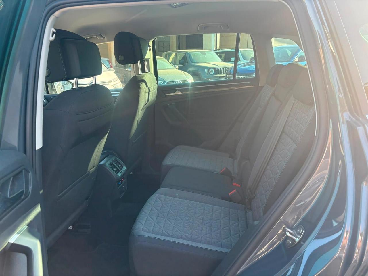 Volkswagen Tiguan 2.0 TDI 150 CV SCR DSG R-Line