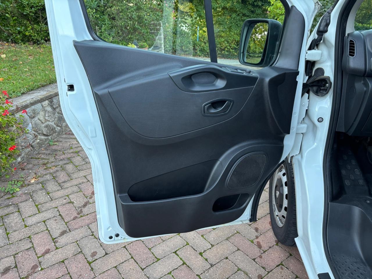 Renault Trafic T27 2.0 dCi 120CV 6 POSTI - 09/2020