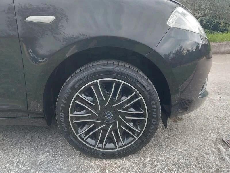 Lancia Ypsilon 1.2 69 CV 5 porte S&S Gold - PREZZO REALE