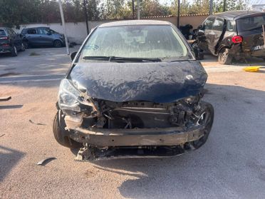Toyota Yaris 1.5 ibrida auto sinisnistrata