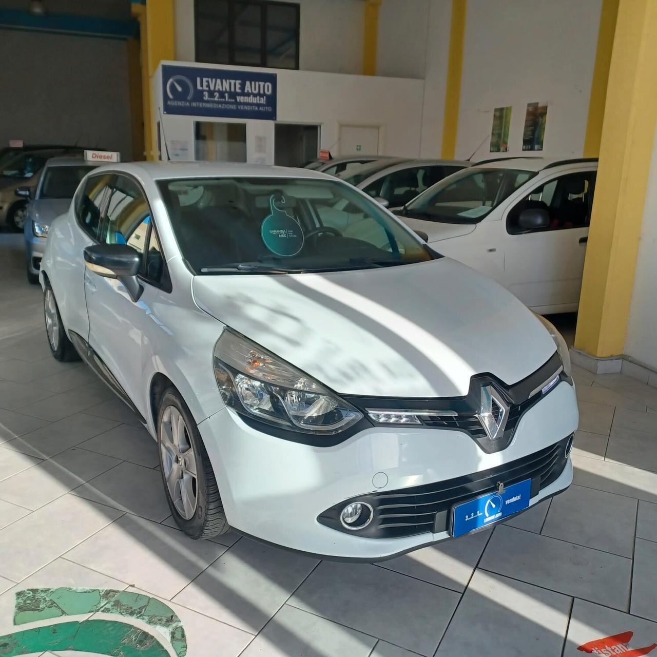 UNICO PROPRIETARIO CLIO 1.5 DCI NEOPATENTATI