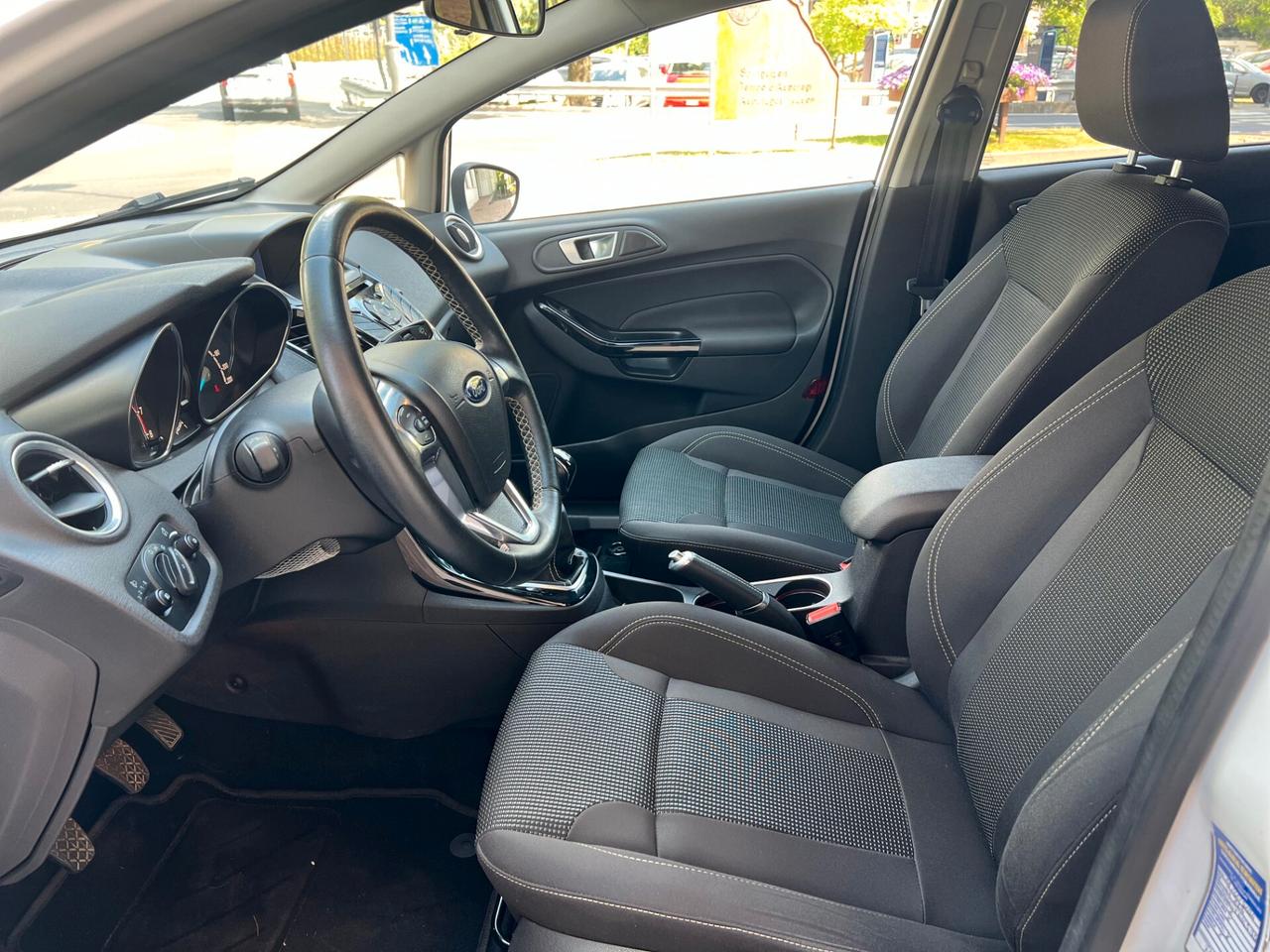 Ford Fiesta 1.2 82CV 5 porte Black & White Edition