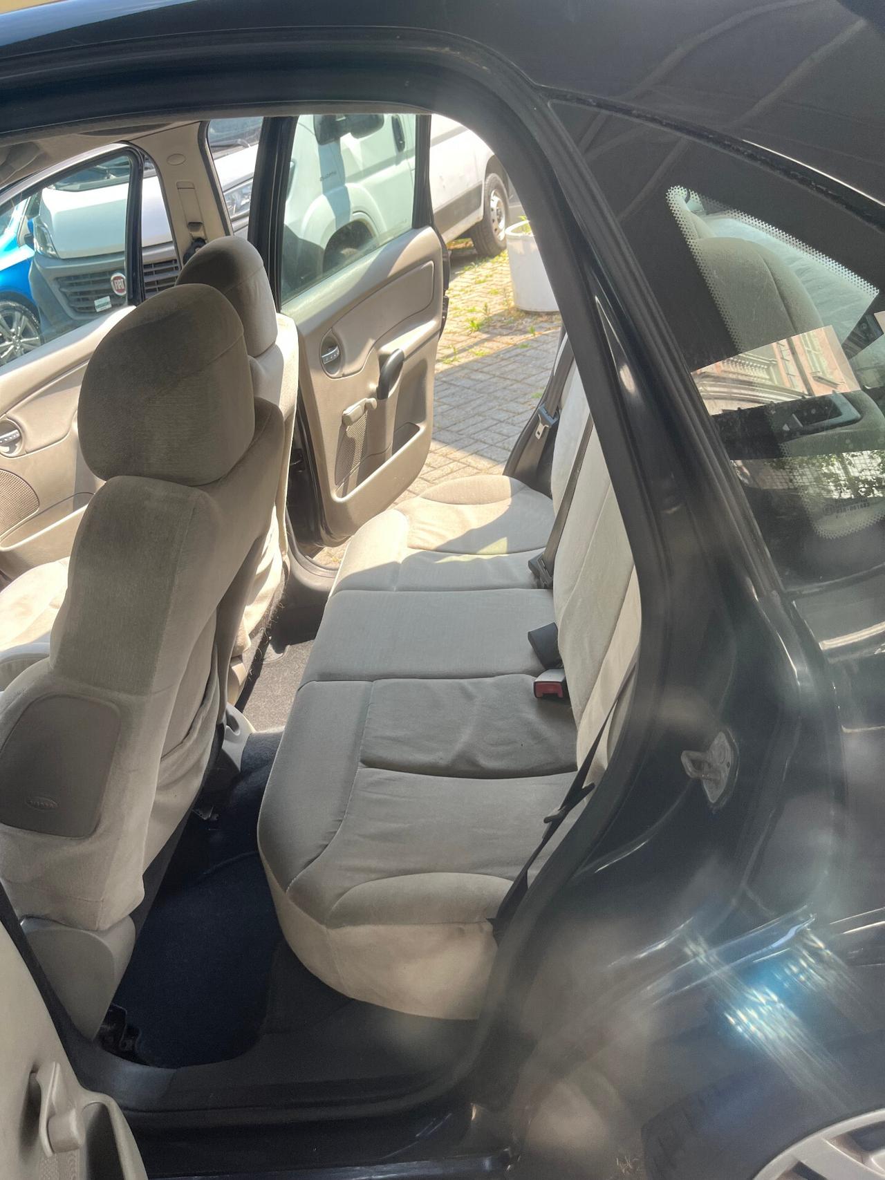 CITROEN C3 1.6 BENZINA 5 PORTE ANCHE PER NEOPATENTATI - UNICO PROPRIETARIO