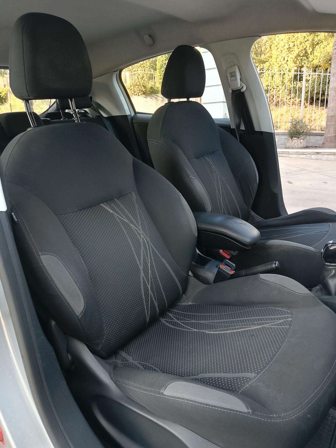 Peugeot 208 1.4 HDi 68 CV 5 porte Allure