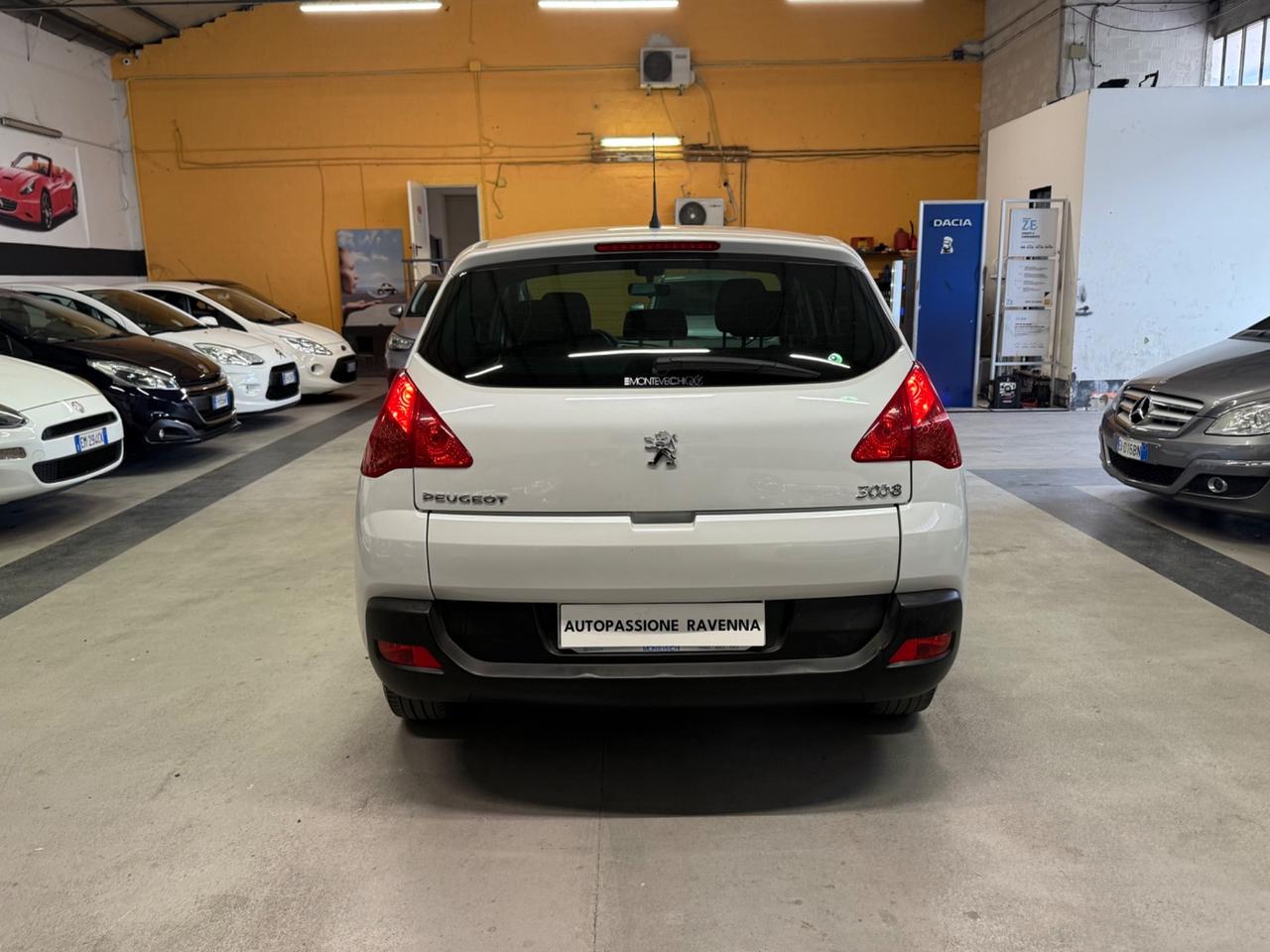 Peugeot 3008 1.6 HDi 112CV cambio robotizzato Premium