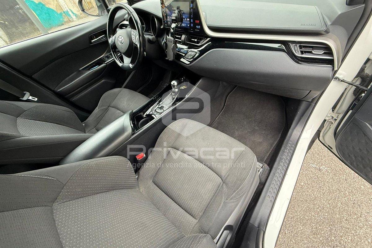 TOYOTA C-HR 1.8 Hybrid E-CVT Trend