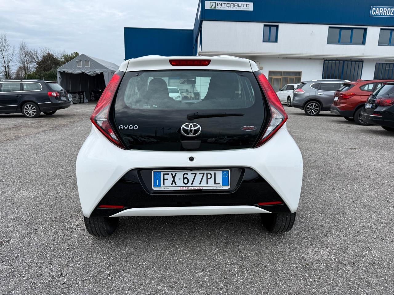 Toyota Aygo 1.0 VVT-i 72 CV 5 porte x-business