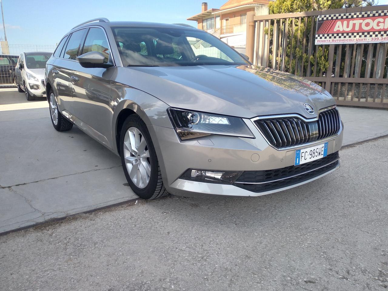 Skoda Superb 2.0 TDI DSG Wagon Executive