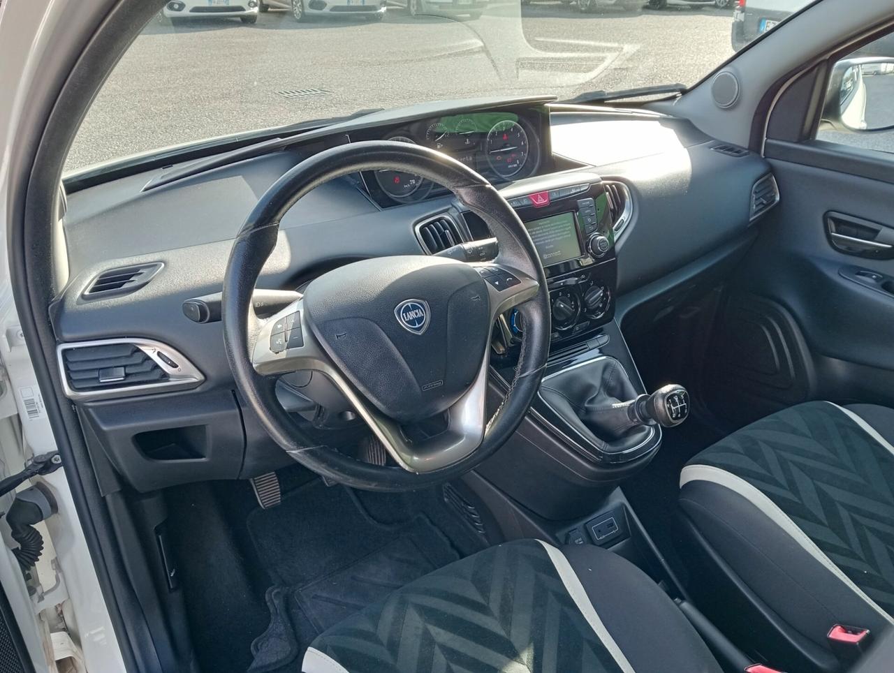 Lancia Ypsilon 1.2 69 CV 5 porte Gold 5 posti