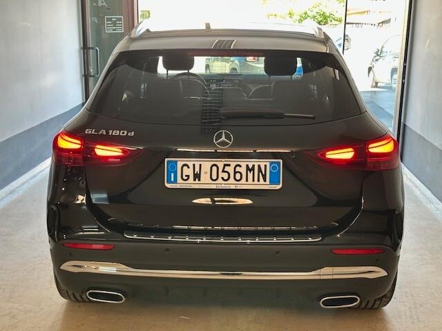 Mercedes-benz GLA 180 AMG Line Premium 15.000KM PARI NUOVO