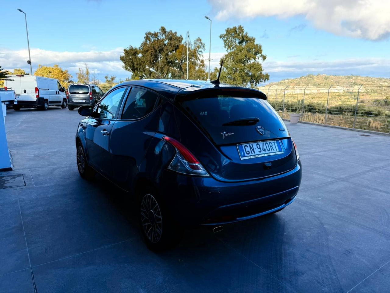 Lancia Ypsilon 1.0 FireFly 5 porte S&S Hybrid Gold Plus